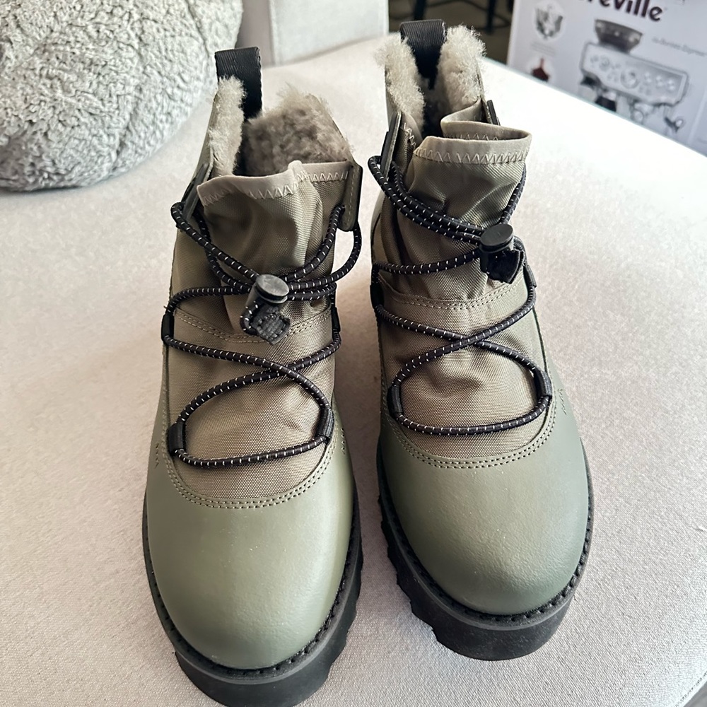 UGG boots - Picture 3 of 6